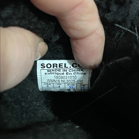 Sorel | Emelie | Foldover Boot | Leather/Suede|Faux Fur Lined| Black | Size 6 - Picture 13 of 16